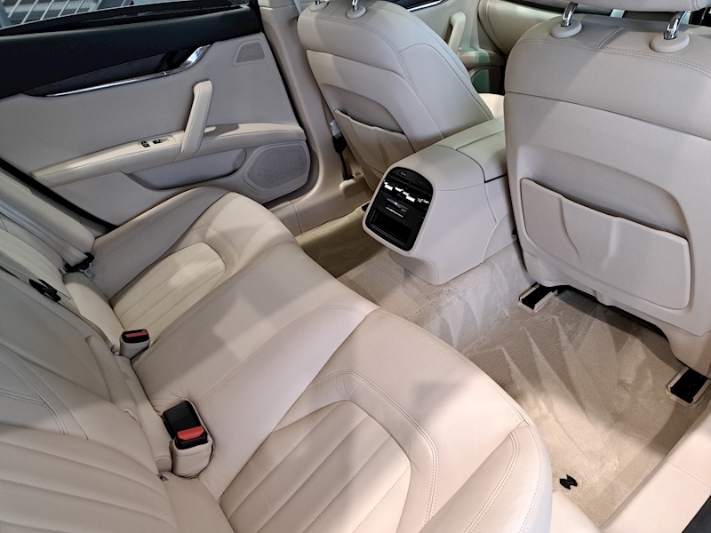 Maserati Quattroporte V6 S - U10385