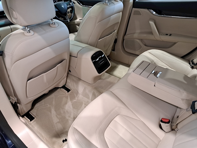 Maserati Quattroporte V6 S - U10385