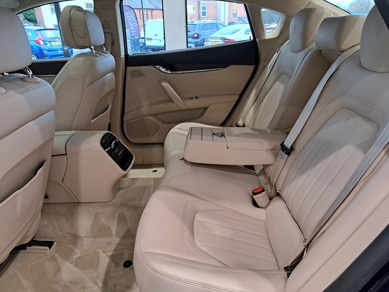 Maserati Quattroporte V6 S - U10385