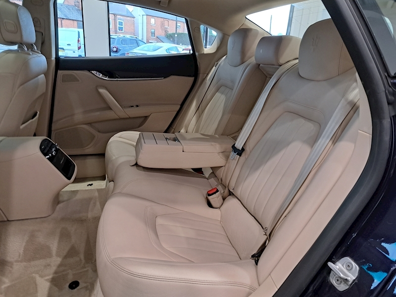 Maserati Quattroporte V6 S - U10385