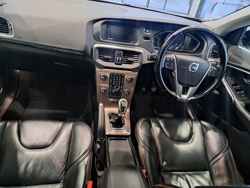 Volvo V40 Cross Country D2 Lux - U10919