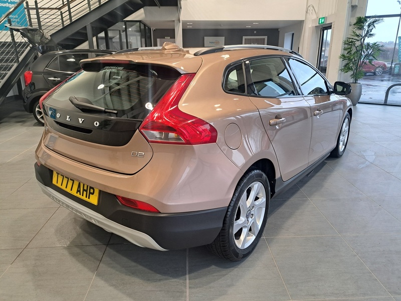Volvo V40 Cross Country D2 Lux - U10919