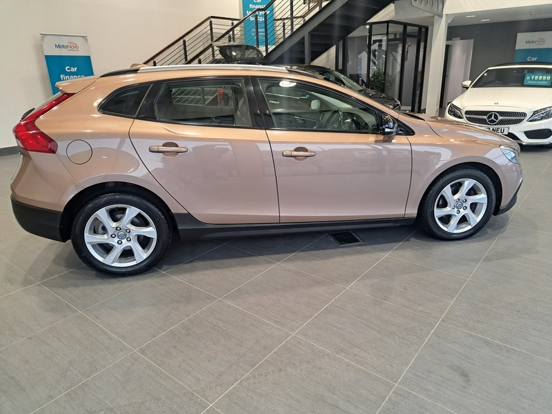 Volvo V40 Cross Country D2 Lux - U10919