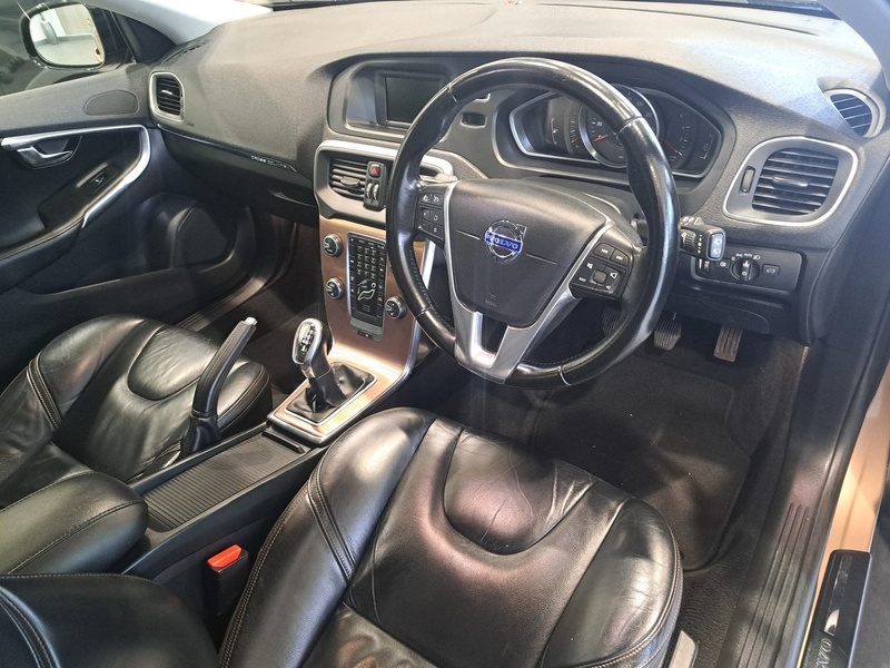 Volvo V40 Cross Country D2 Lux - U10919