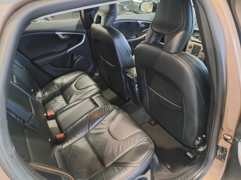 Volvo V40 Cross Country D2 Lux - U10919