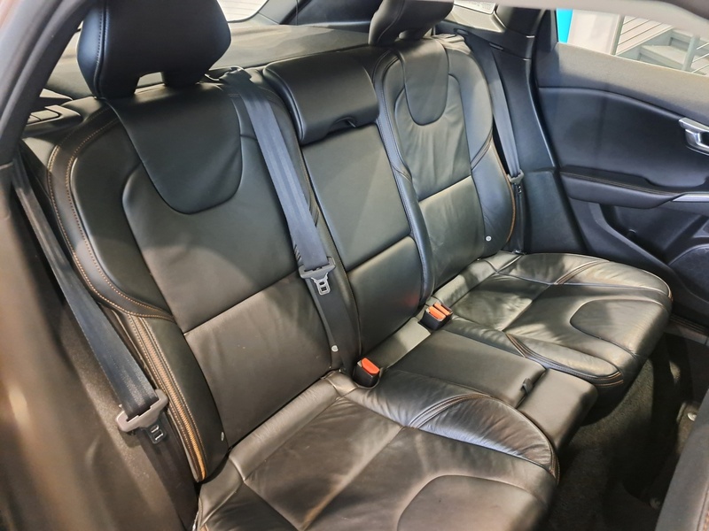 Volvo V40 Cross Country D2 Lux - U10919