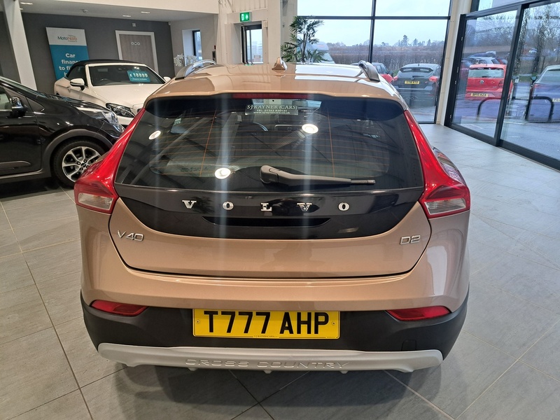 Volvo V40 Cross Country D2 Lux - U10919