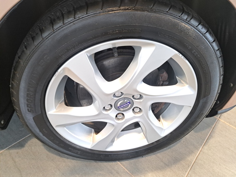 Volvo V40 Cross Country D2 Lux - U10919