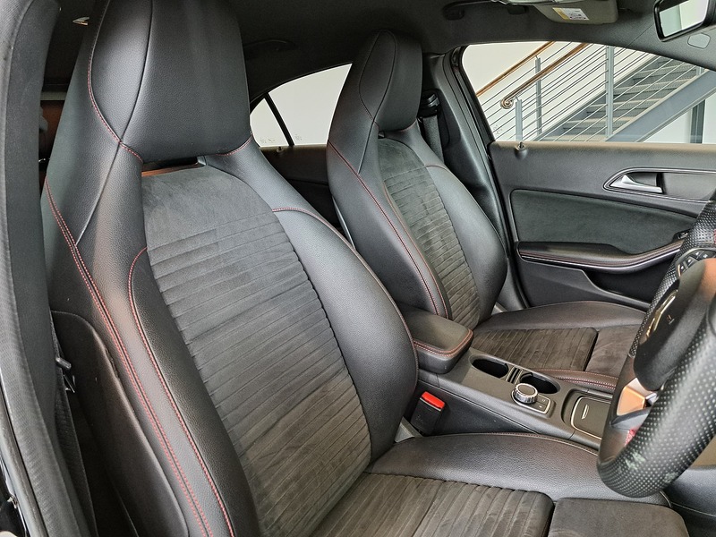 Mercedes-Benz A Class A200d AMG Line - U11162