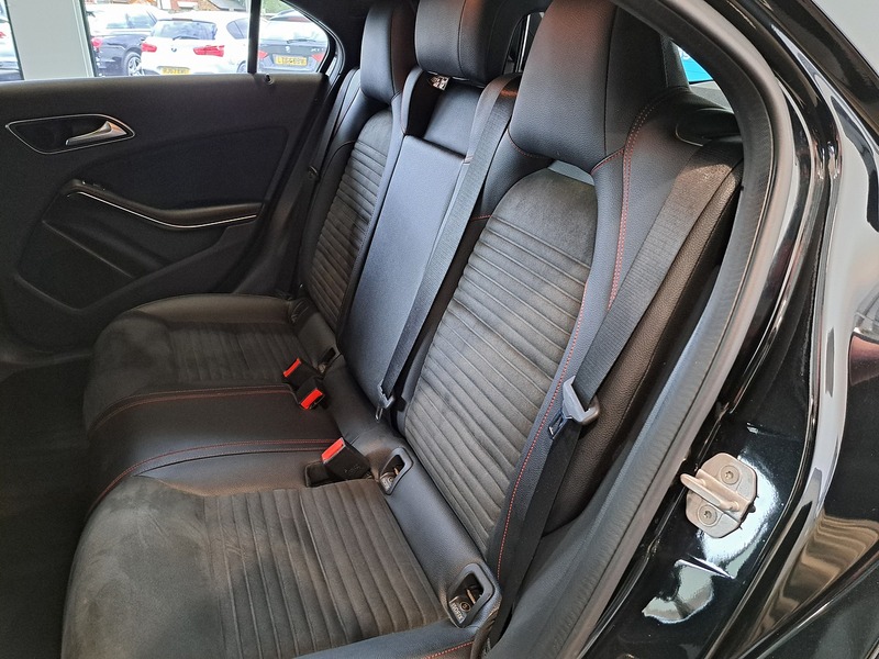 Mercedes-Benz A Class A200d AMG Line - U11162