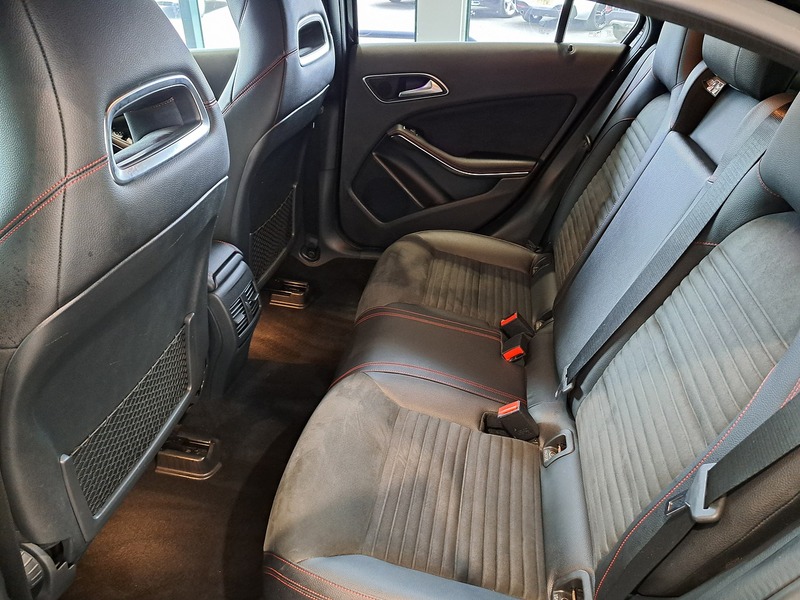 Mercedes-Benz A Class A200d AMG Line - U11162