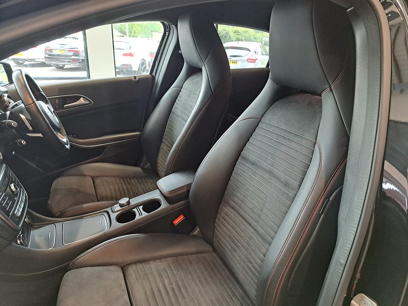 Mercedes-Benz A Class A200d AMG Line - U11162