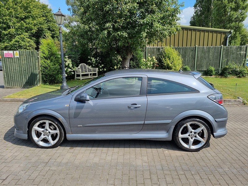 Vauxhall Astra CDTi SRi - U11267