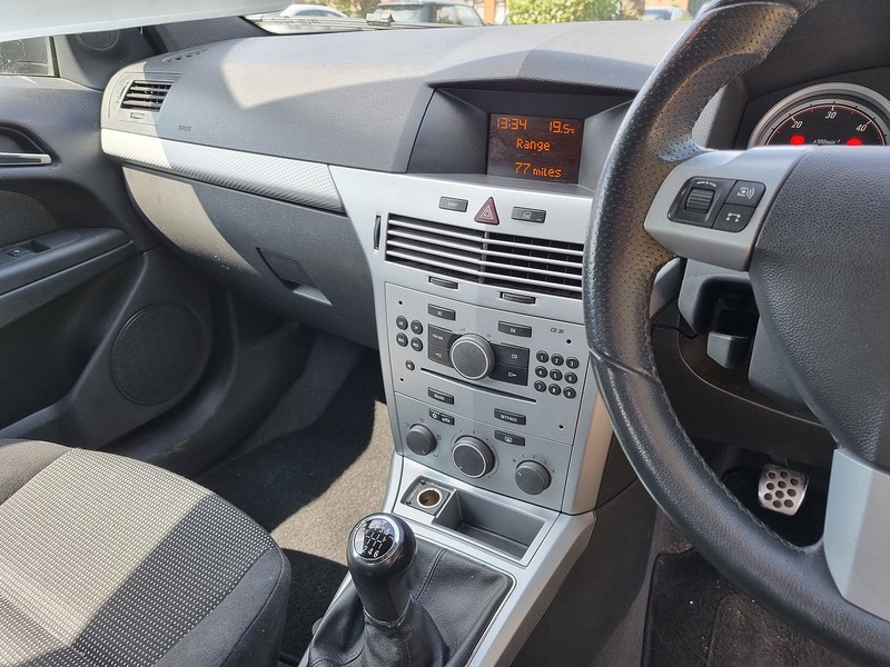 Vauxhall Astra CDTi SRi - U11267