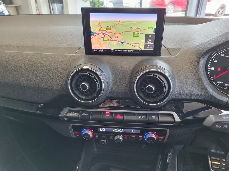 Audi Q2 TFSI Black Edition - U11269