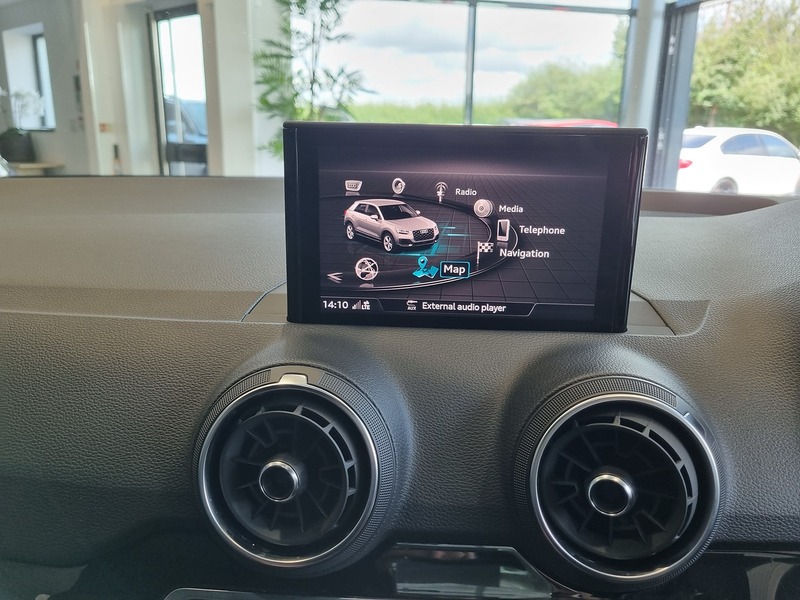 Audi Q2 TFSI Black Edition - U11269