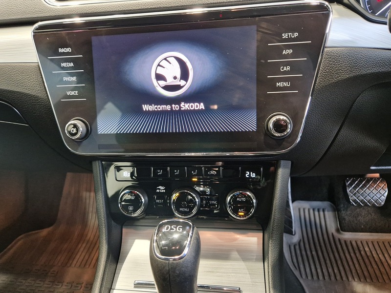 Skoda Superb TDI SE - U11332