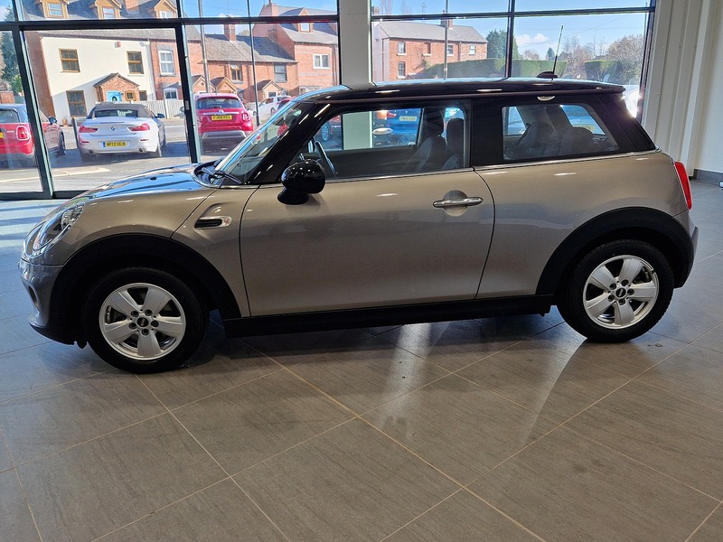 MINI Hatch Cooper Classic - U11377