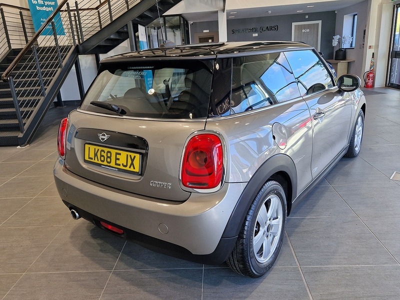 MINI Hatch Cooper Classic - U11377