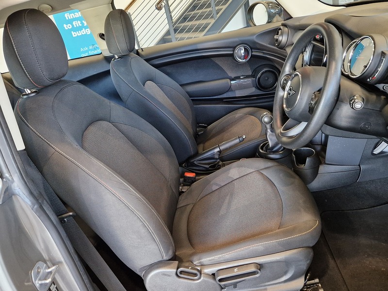 MINI Hatch Cooper Classic - U11377