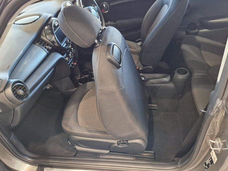 MINI Hatch Cooper Classic - U11377