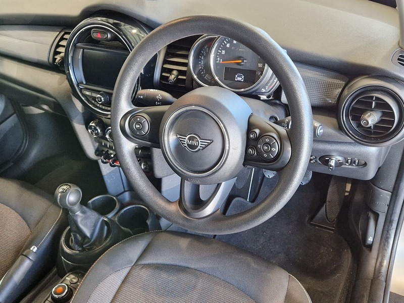 MINI Hatch Cooper Classic - U11377