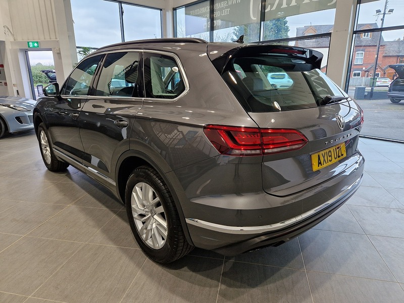 Volkswagen Touareg TDI V6 SEL - U11383