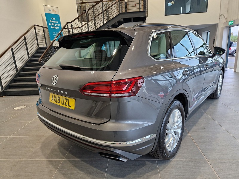 Volkswagen Touareg TDI V6 SEL - U11383