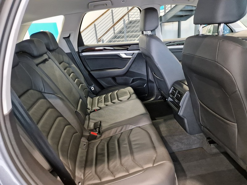 Volkswagen Touareg TDI V6 SEL - U11383