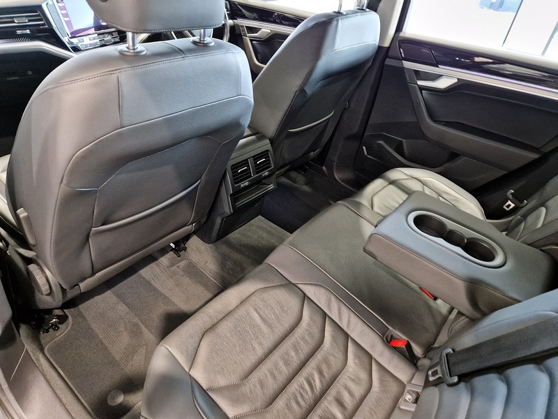 Volkswagen Touareg TDI V6 SEL - U11383