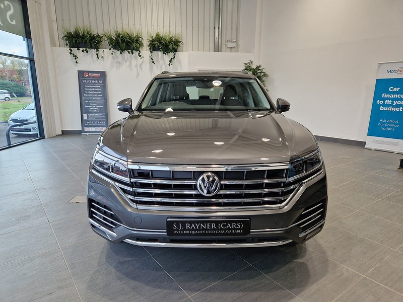 Volkswagen Touareg TDI V6 SEL - U11383
