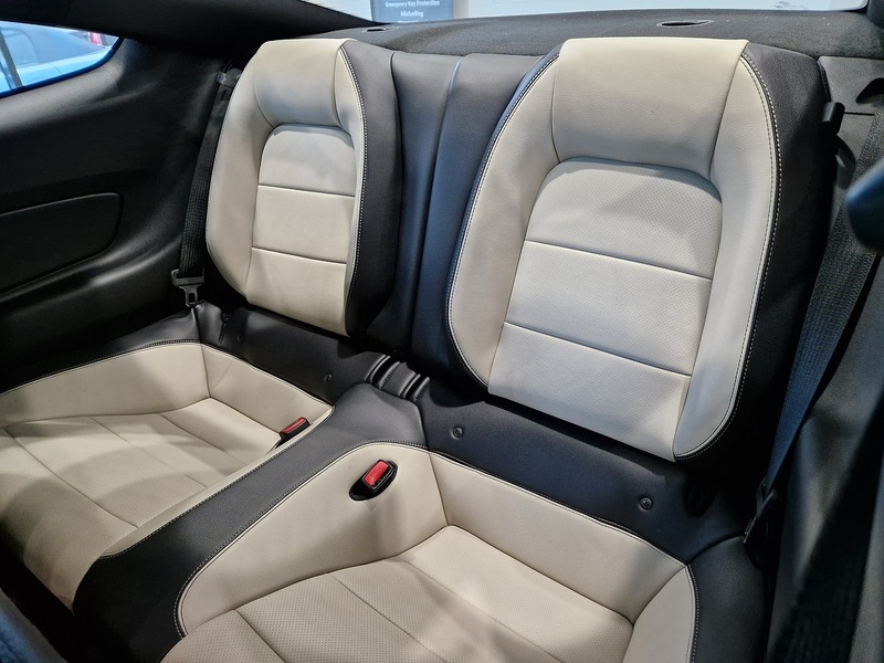 Ford Mustang V8 GT - U11403