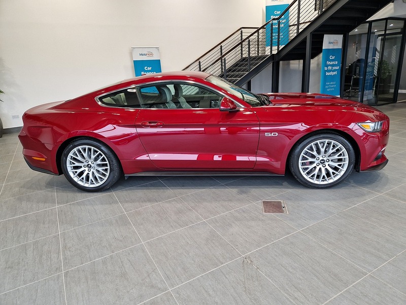 Ford Mustang V8 GT - U11403