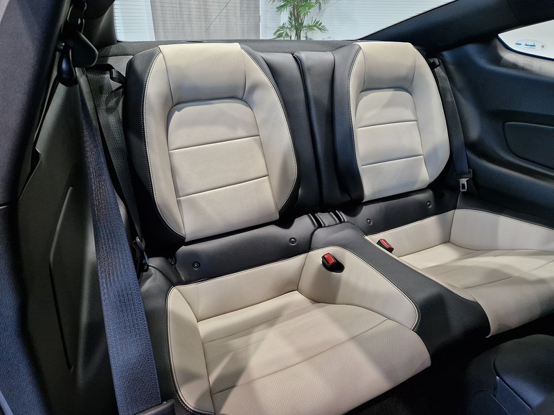 Ford Mustang V8 GT - U11403