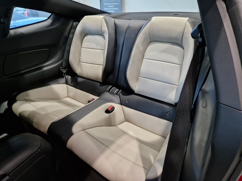 Ford Mustang V8 GT - U11403