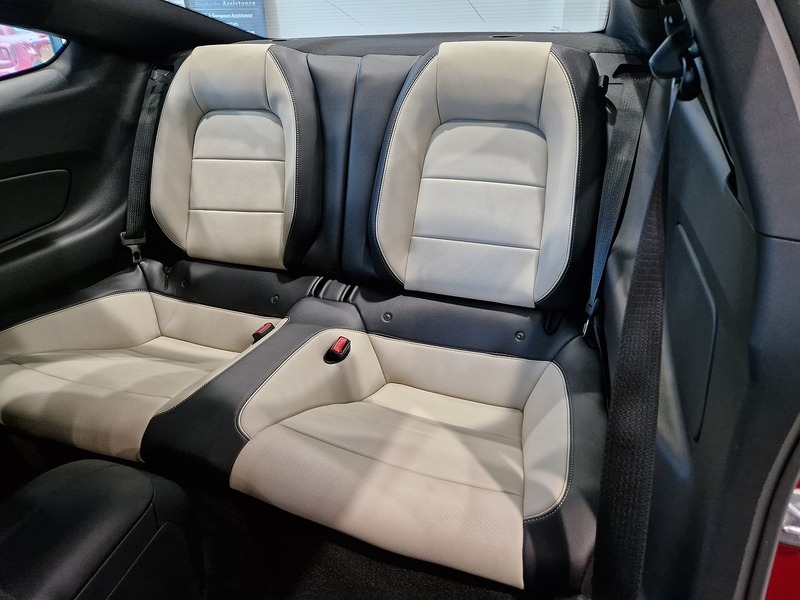 Ford Mustang V8 GT - U11403