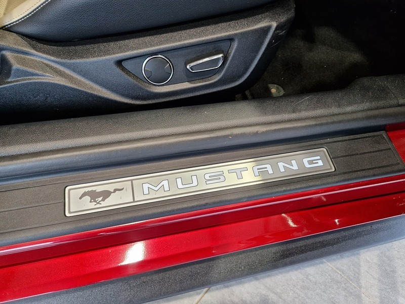 Ford Mustang V8 GT - U11403