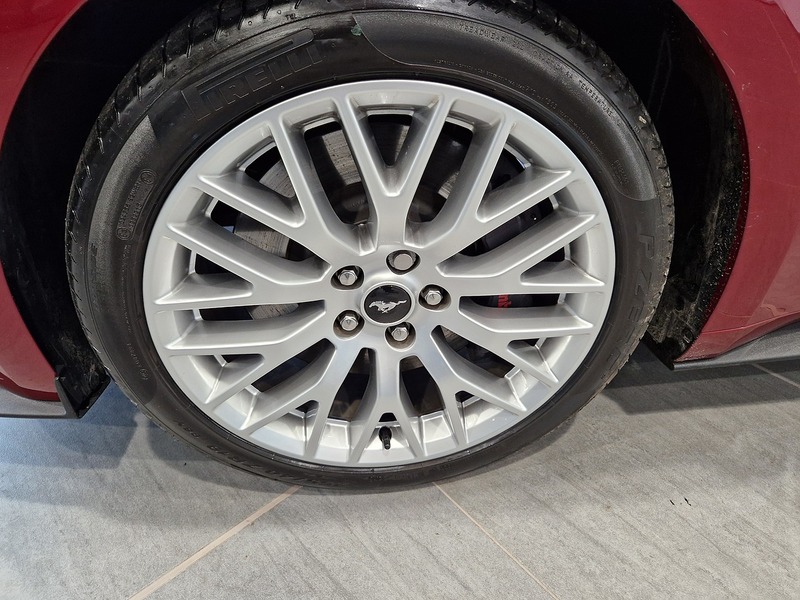 Ford Mustang V8 GT - U11403