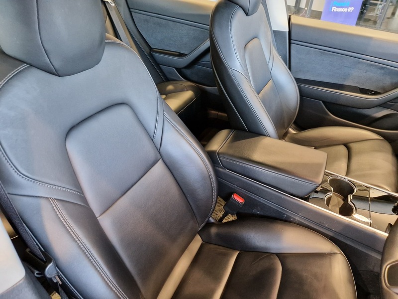 Tesla Model 3 Standard Range Plus - U11405