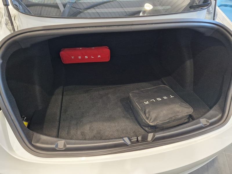 Tesla Model 3 Standard Range Plus - U11405