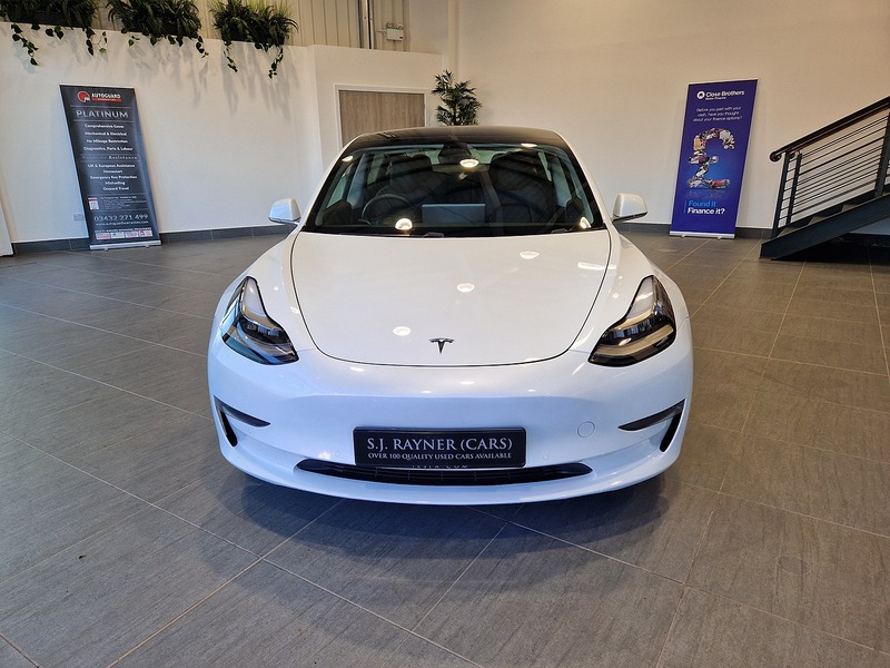 Tesla Model 3 Standard Range Plus - U11405
