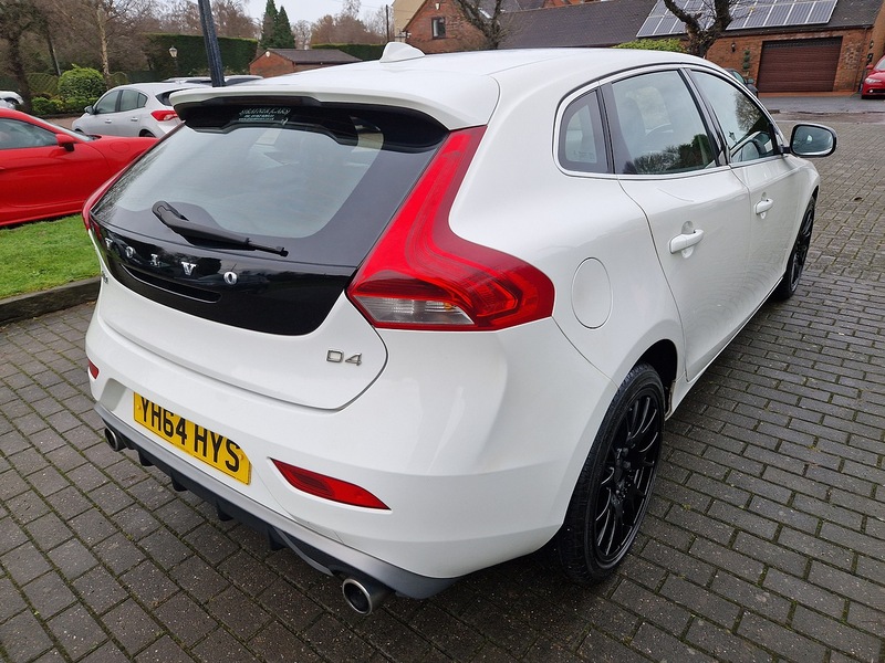 Volvo V40 D4 R-Design - U11432