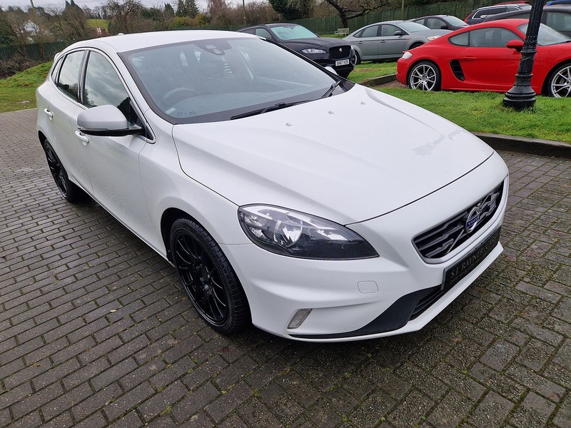 Volvo V40 D4 R-Design - U11432