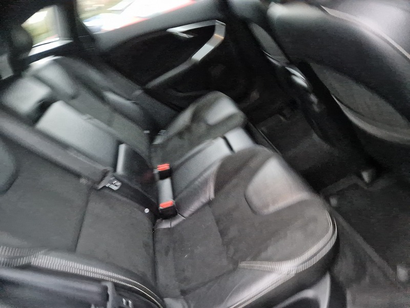 Volvo V40 D4 R-Design - U11432