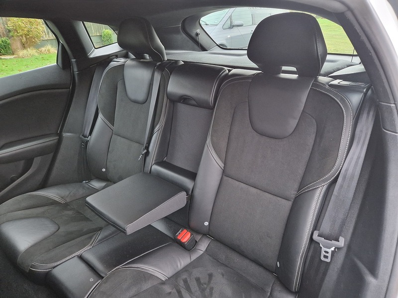 Volvo V40 D4 R-Design - U11432