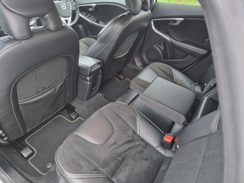 Volvo V40 D4 R-Design - U11432