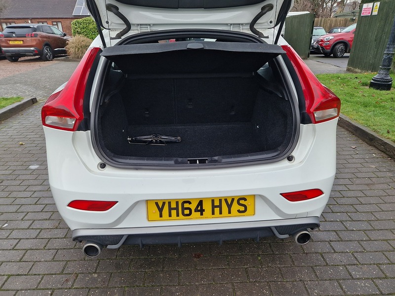 Volvo V40 D4 R-Design - U11432