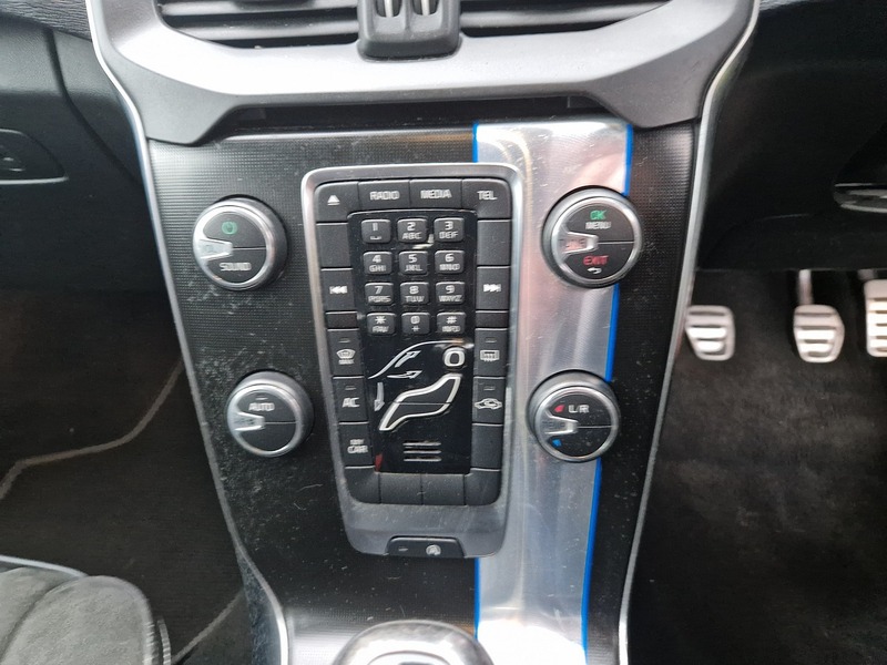 Volvo V40 D4 R-Design - U11432