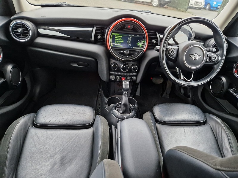 MINI Hatch Cooper - U11476