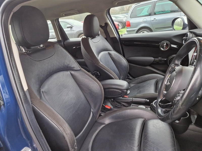 MINI Hatch Cooper - U11476